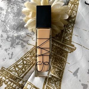 🌟NARS NATURAL LONG-WEAR FOUNDATION🌟